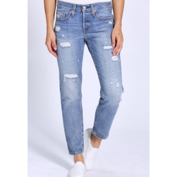 Levi's 501 T Tapered Jeans Light Wash Button Fly Ankle Crop Unisex Size 24 x 28 - Picture 3 of 16